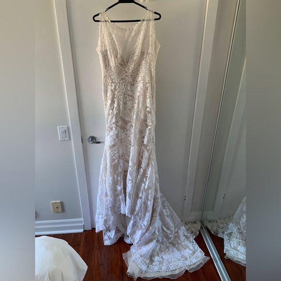 Gorgeous Eddy K dreams wedding dress in bridal size 16 (fits like a medium) - Picture 2 of 10